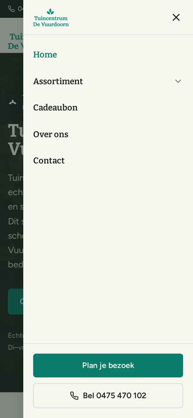 Het geopende mobiele menu van Tuincentrum de Vuurdoorn met de knoppen plan je bezoek en bel ons
